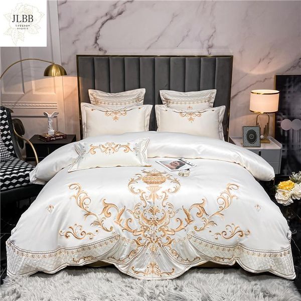 bedding sets luxury white/khaki splicing soft satin silk cotton set gold royal embroidery duvet cover flat/fitted sheet pillowcases
bedding sets luxury white/khaki splicing soft satin silk cotton set gold royal embroidery duvet cover flat/fitted sheet pillowcases