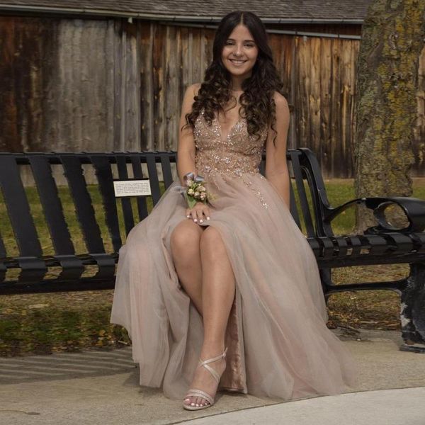 party dresses champagne prom v-neck spaghetti strap applique sequins tulle ball gown floor length women evening homecoming gowns, White;black
party dresses champagne prom v-neck spaghetti strap applique sequins tulle ball gown floor length women evening homecoming gowns, White;black