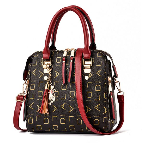 2021 luxury womenbag shell zipper handbag quality bag tote lady fashion pillow pack female high capacity messenger bags
2021 luxury womenbag shell zipper handbag quality bag tote lady fashion pillow pack female high capacity messenger bags