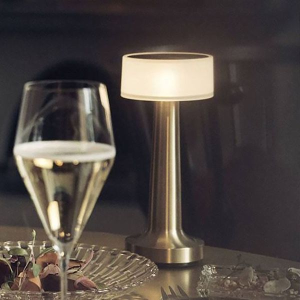 wireless charging touch dimming outdoor simple bar cafe table small night lamp
wireless charging touch dimming outdoor simple bar cafe table small night lamp