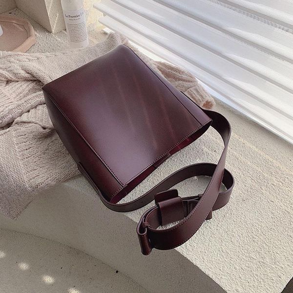 evening bags large capacity pu leather shoulder for women winter vintage crossbody handbags women's comtosite bucket bag
evening bags large capacity pu leather shoulder for women winter vintage crossbody handbags women's comtosite bucket bag