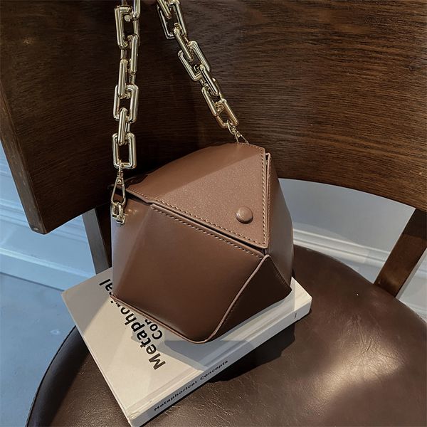 hangbags personalized design fashion three-dimensional diamond chain portable small bag 2021 single shoulder oblique span women's
hangbags personalized design fashion three-dimensional diamond chain portable small bag 2021 single shoulder oblique span women's