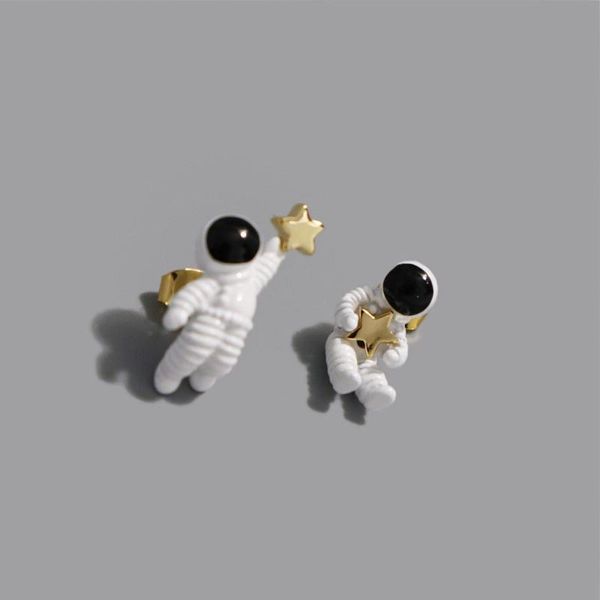 stud designer japanese space five-pointed star simple and cute ab version asymmetric astronaut girl fashion earrings, Golden;silver
stud designer japanese space five-pointed star simple and cute ab version asymmetric astronaut girl fashion earrings, Golden;silver