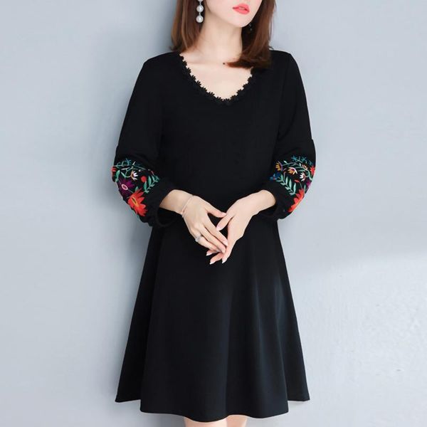 plus size black dress women elegant embroidery flower tshirt dresses puff sleeve v neck linen ladies clothes casual, Black;gray
plus size black dress women elegant embroidery flower tshirt dresses puff sleeve v neck linen ladies clothes casual, Black;gray