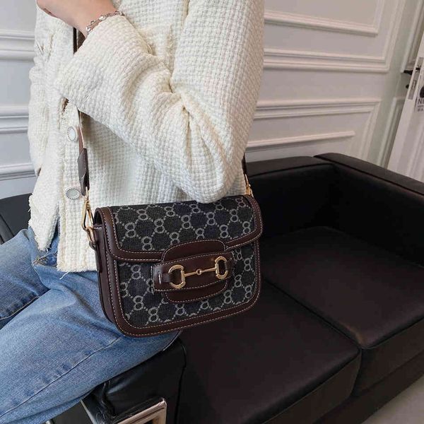 winter cowboy saddle bag women's underarm summer versatile one shoulder messenger bag
winter cowboy saddle bag women's underarm summer versatile one shoulder messenger bag