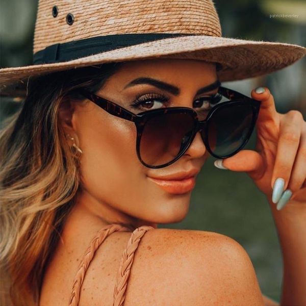 sunglasses oversize round cat eye for women vinge retro travel sun galsses female amber big shades 2021 ins fashion, White;black
sunglasses oversize round cat eye for women vinge retro travel sun galsses female amber big shades 2021 ins fashion, White;black