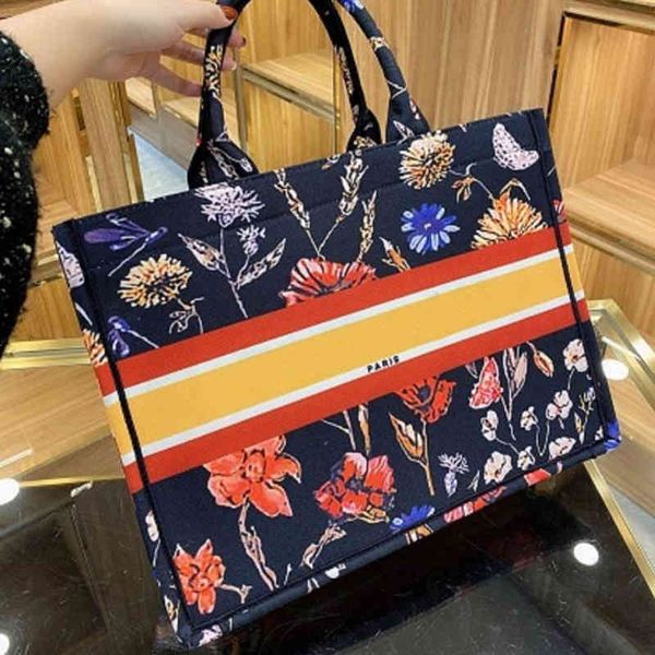 handbag branded crossbody mini luxurys bags designer tote bag shoulder_bag trendy embroidery book for women famous brand lady
handbag branded crossbody mini luxurys bags designer tote bag shoulder_bag trendy embroidery book for women famous brand lady