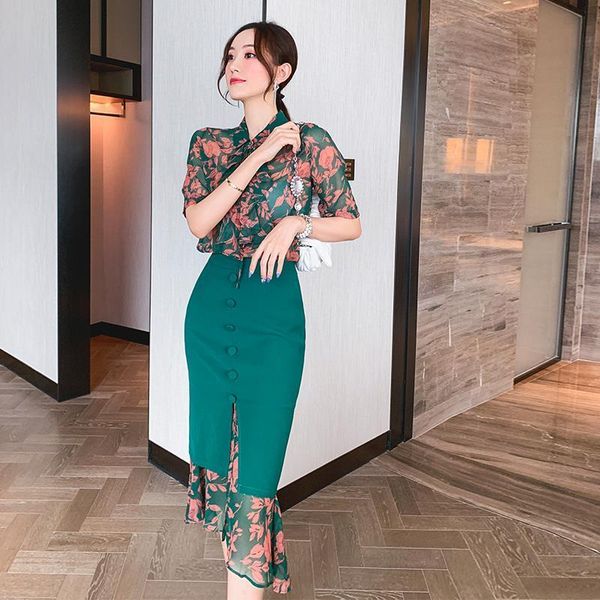 summer print printed chiffon shirt womens dresses bag hip slim fishtail skirt retro ladies temperament commuter fashion suit 2 piece, White
summer print printed chiffon shirt womens dresses bag hip slim fishtail skirt retro ladies temperament commuter fashion suit 2 piece, White