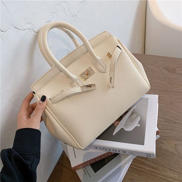 net red with litchi pattern bag, large capacity and texture, one shoulder cross over 2021 new fashion handbag for women
net red with litchi pattern bag, large capacity and texture, one shoulder cross over 2021 new fashion handbag for women