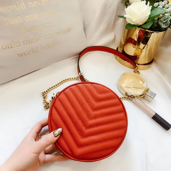 2021 quality fashion shoulder bag classic round ladies purse trendy soft leather handbag with packing box., Red;black
2021 quality fashion shoulder bag classic round ladies purse trendy soft leather handbag with packing box., Red;black