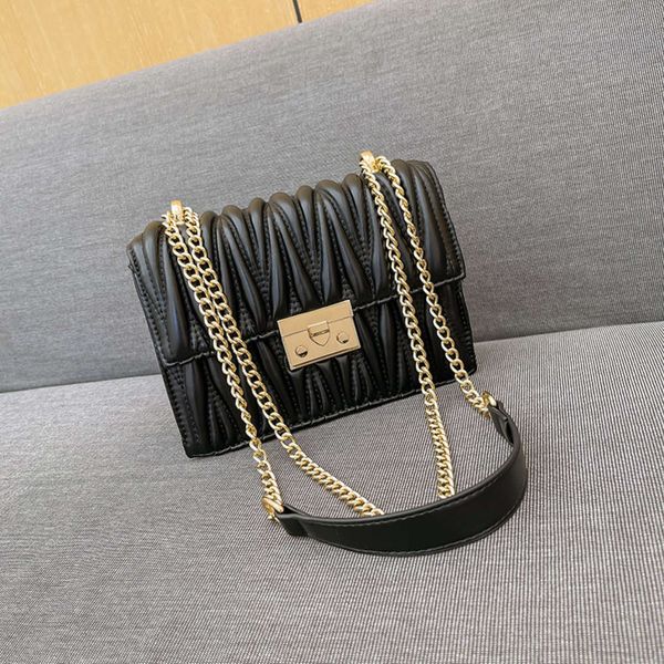 2021 wrinkled small square bag fashion single shoulder chain bag simple shoulder messenger women's
2021 wrinkled small square bag fashion single shoulder chain bag simple shoulder messenger women's
