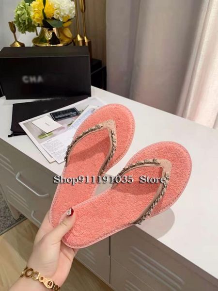designer brand female elements denim chain slippers classic trend 35-40 yards, Black
designer brand female elements denim chain slippers classic trend 35-40 yards, Black