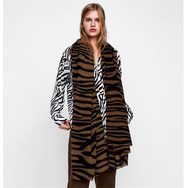 scarves scarf of z families in europe autumn and winter 2021,coffee wavy striped printed cashmere-like warm lady shawl, Blue;gray
scarves scarf of z families in europe autumn and winter 2021,coffee wavy striped printed cashmere-like warm lady shawl, Blue;gray
