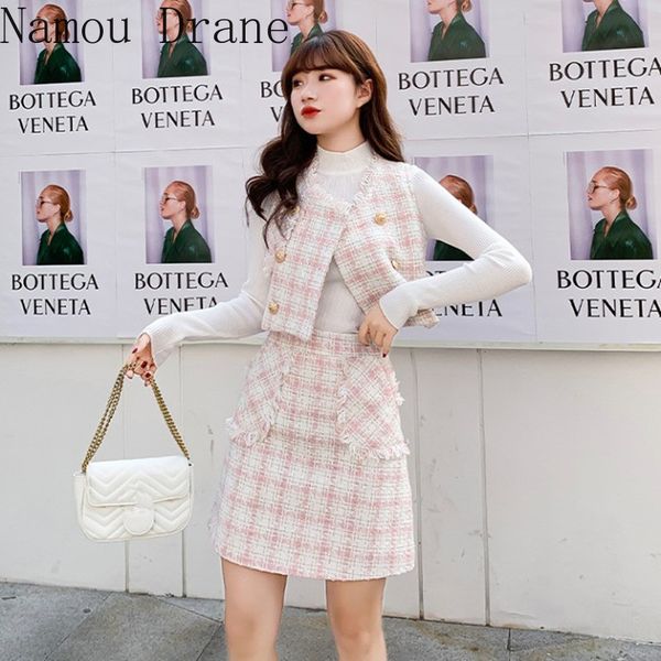 autumn winter sweet wool clothing suit women plaid golden double breasted tweed vest crop + high waist pocket mini skirt set 210429, White
autumn winter sweet wool clothing suit women plaid golden double breasted tweed vest crop + high waist pocket mini skirt set 210429, White