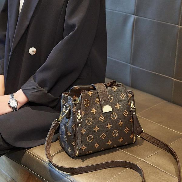 evening bags 2021 casual fashion retro print diagonal span shoulder bag luxury small women match everything
evening bags 2021 casual fashion retro print diagonal span shoulder bag luxury small women match everything