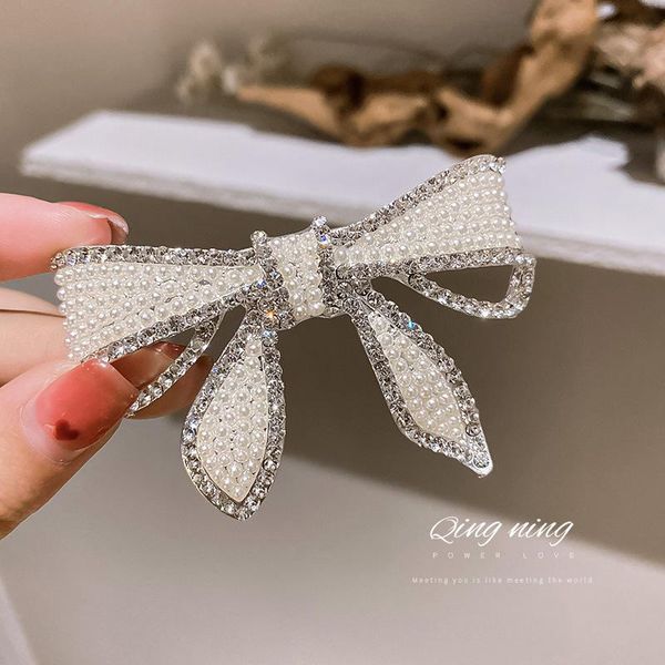 Hair Clips & Barrettes Elegant Shining Rhinestone Pearls Bowknot Spring For Women Simple Fashion Geometric Temperament Accessories 2021, Golden;silver
Hair Clips & Barrettes Elegant Shining Rhinestone Pearls Bowknot Spring For Women Simple Fashion Geometric Temperament Accessories 2021, Golden;silver