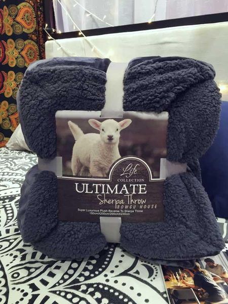 blankets flannel and sheep velvet solid blanket winter lamb thickened double 150*200cm/200*230cm cashmere
blankets flannel and sheep velvet solid blanket winter lamb thickened double 150*200cm/200*230cm cashmere