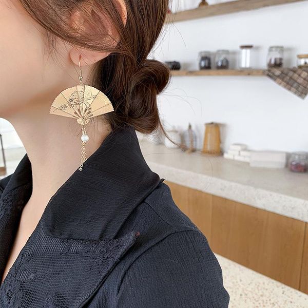 stud 3 kinds of chinese style alloy earrings retro carved fan swingable ladies for high sense party accessories, Golden;silver
stud 3 kinds of chinese style alloy earrings retro carved fan swingable ladies for high sense party accessories, Golden;silver