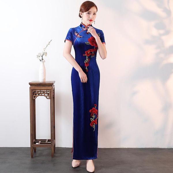 women embroidery applique velour short sleeve cheongsam female party dress elegant ladies vintage qipao oversize 5xl ethnic clothing, Red
women embroidery applique velour short sleeve cheongsam female party dress elegant ladies vintage qipao oversize 5xl ethnic clothing, Red