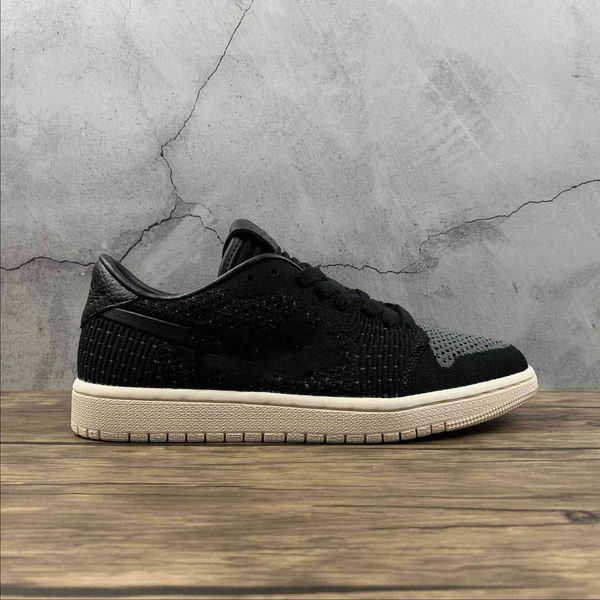 2021 knitting mens shoes shoes 1 low trainers 1s light grey white outdoor sport sneakers
2021 knitting mens shoes shoes 1 low trainers 1s light grey white outdoor sport sneakers