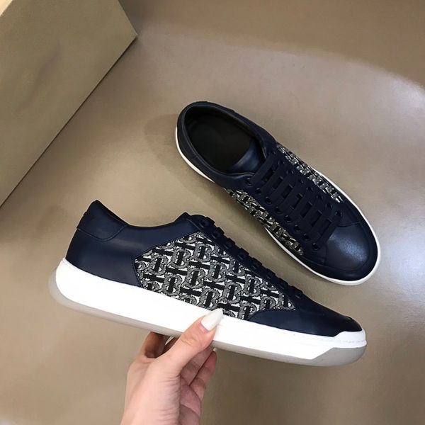 2021 arrival fashion men women casual shoessneakers shoes genuine leather bee embroidered mens rr, Red;white
2021 arrival fashion men women casual shoessneakers shoes genuine leather bee embroidered mens rr, Red;white