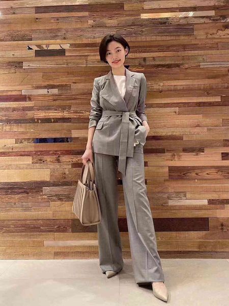 short 2021 Spring Summer Luxury Collection Virgin Wool Two Piece Set Elegant Style Suit, White;black
short 2021 Spring Summer Luxury Collection Virgin Wool Two Piece Set Elegant Style Suit, White;black