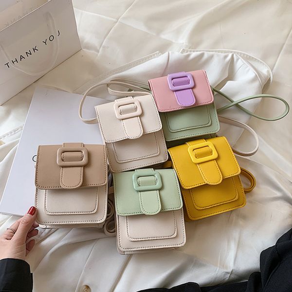 crossbody bag ladies chain flap handheld shoulder bag simple fashion wallet 
crossbody bag ladies chain flap handheld shoulder bag simple fashion wallet