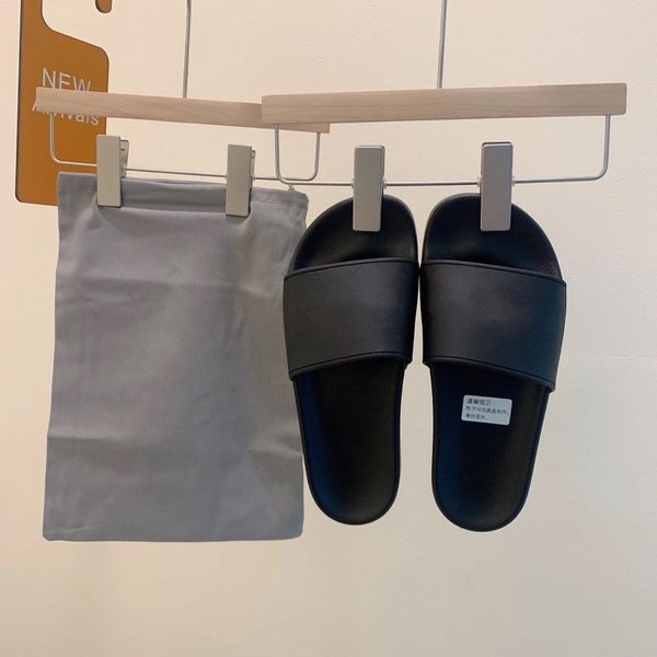 men and women designers slipper luxurys sandals slides slippers street trend hip hop high-quality fashionable 2021 summer beach pool shoes, Black
men and women designers slipper luxurys sandals slides slippers street trend hip hop high-quality fashionable 2021 summer beach pool shoes, Black