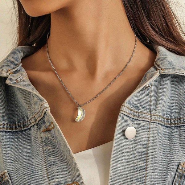 pendant necklaces fashion moon crystal zircon necklace banquet party ladies clavicle chain clothing accessories, Silver 
pendant necklaces fashion moon crystal zircon necklace banquet party ladies clavicle chain clothing accessories, Silver