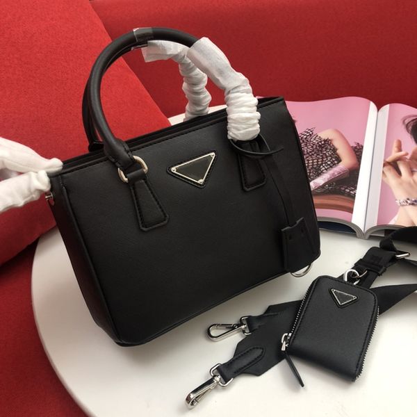 designer tote bag shoulder bags luxury handbags high-quality genuine leather fashion brand 4 different colors with exquisite packaging and o
designer tote bag shoulder bags luxury handbags high-quality genuine leather fashion brand 4 different colors with exquisite packaging and o