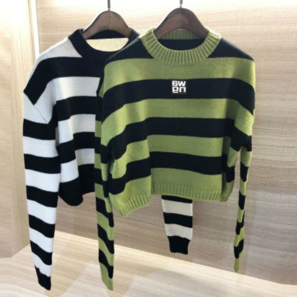 sweater 103936 2021 autumn winter fashion classic short pullover women's o neck versatile horizontal stripe letter sweater a2, White;black
sweater 103936 2021 autumn winter fashion classic short pullover women's o neck versatile horizontal stripe letter sweater a2, White;black