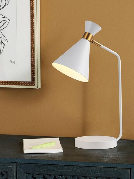 table lamps desk lamp with wireless charging for bedroom bedside creative personality warm romantic home reading light
table lamps desk lamp with wireless charging for bedroom bedside creative personality warm romantic home reading light