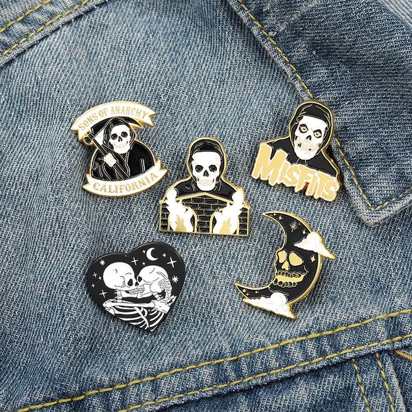 european alloy skeleton collar brooches pins letter skull moon cloud badge flame heart shaped brooch jewelry fashion accessories wholesale, Gray
european alloy skeleton collar brooches pins letter skull moon cloud badge flame heart shaped brooch jewelry fashion accessories wholesale, Gray