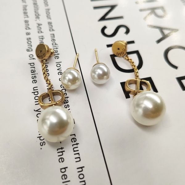 2021 new designer korean style elegant letter earrings female personality pearl, Golden
2021 new designer korean style elegant letter earrings female personality pearl, Golden