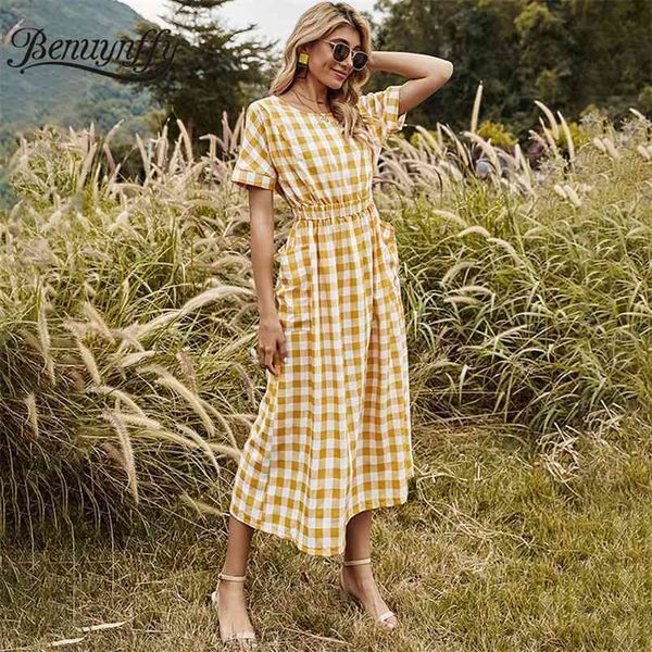 o-neck button open back plaid long dress women summer casual dual pockets high waist short sleeve a-line 210510, Black;gray
o-neck button open back plaid long dress women summer casual dual pockets high waist short sleeve a-line 210510, Black;gray