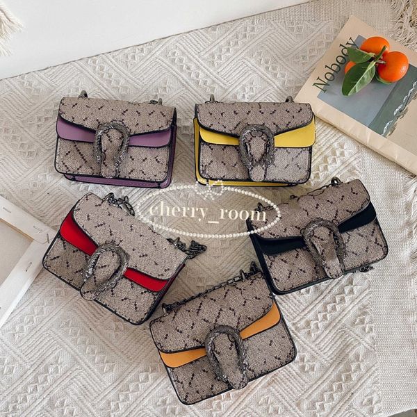 luxurys kids purse fashion girls designer letter pirnted messenger bags children chain mini one shoulder bag princess handbags f078, White
luxurys kids purse fashion girls designer letter pirnted messenger bags children chain mini one shoulder bag princess handbags f078, White