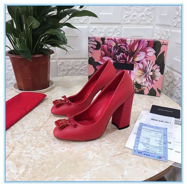 2021 selling new european women sandals with 10.5 cm high fashion sandals sizes 34-42 with full packing quality, Black
2021 selling new european women sandals with 10.5 cm high fashion sandals sizes 34-42 with full packing quality, Black