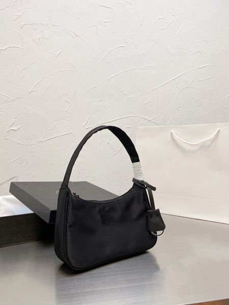 functional designer bags women's package shoulder bag classic fashion elegant classic luxury women cowhide color brand axillary handbag
functional designer bags women's package shoulder bag classic fashion elegant classic luxury women cowhide color brand axillary handbag