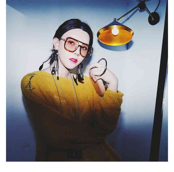 2021 summer luxury oversized square sunglasses women retro brand designer transparent galsees for men ladies goggles eyewear a520, White;black
2021 summer luxury oversized square sunglasses women retro brand designer transparent galsees for men ladies goggles eyewear a520, White;black