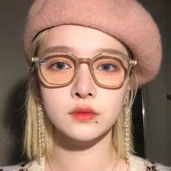 sunglasses anti blue rays glasses men women computer gaming goggle uv blocking radiation-resistant tr90 frame reading uv400, White;black 
sunglasses anti blue rays glasses men women computer gaming goggle uv blocking radiation-resistant tr90 frame reading uv400, White;black