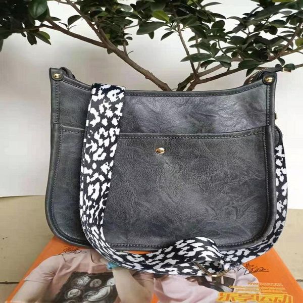 wallets rts 1 pcs retail drop women pu leather leopard shoulder strap tote lady chic daily wear zip pocket crossbody gift purse, Red;black
wallets rts 1 pcs retail drop women pu leather leopard shoulder strap tote lady chic daily wear zip pocket crossbody gift purse, Red;black