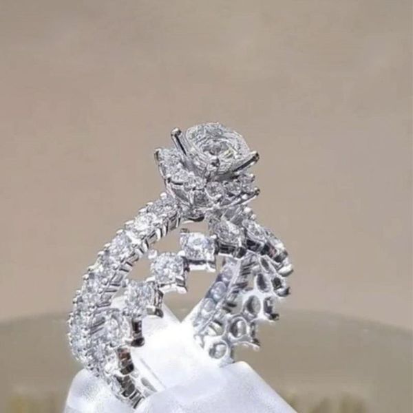 wedding rings -selling jewelry creative hollow inlaid geometric zircon 2-piece ring fashionable ladies engagement whole sale, Slivery;golden
wedding rings -selling jewelry creative hollow inlaid geometric zircon 2-piece ring fashionable ladies engagement whole sale, Slivery;golden