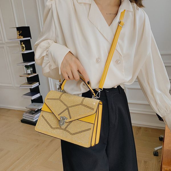 upgraded double-layer flash underarm bag women's 2021 new fashion diamond inlaid portable single shoulder messenger bag
upgraded double-layer flash underarm bag women's 2021 new fashion diamond inlaid portable single shoulder messenger bag