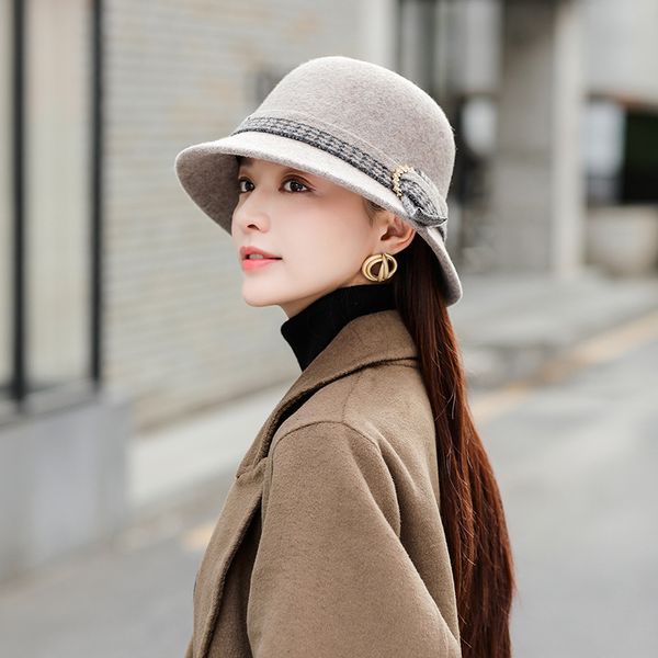 wool women's autumn and winter middle-aged hat korean japanese elegant western style, Blue;gray
wool women's autumn and winter middle-aged hat korean japanese elegant western style, Blue;gray