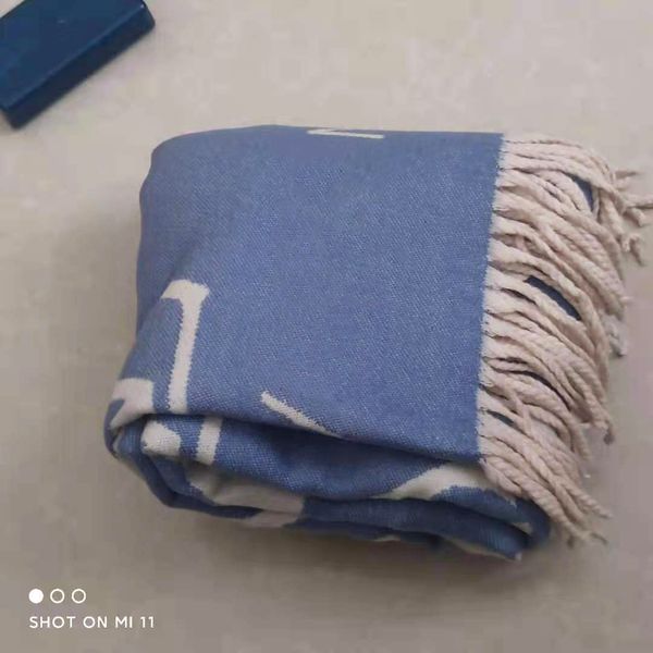 2021 autumn winter cashmere designer scarf men's and women's shawls vintage classic printed shawl brand wool scarves 180*70cm, Blue;gray
2021 autumn winter cashmere designer scarf men's and women's shawls vintage classic printed shawl brand wool scarves 180*70cm, Blue;gray