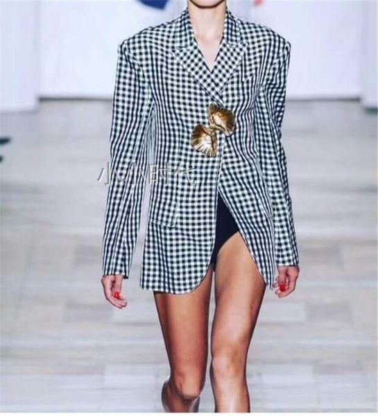 casual dresses see orange milan show autumn notched blazer dress 2021 ol classic black white plaid with pearl gold shell so3132, Black;gray
casual dresses see orange milan show autumn notched blazer dress 2021 ol classic black white plaid with pearl gold shell so3132, Black;gray