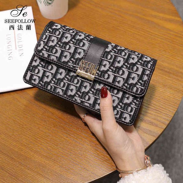 printing canvas fashion leisure messenger versatile chain single shoulder women's mobile phone
printing canvas fashion leisure messenger versatile chain single shoulder women's mobile phone