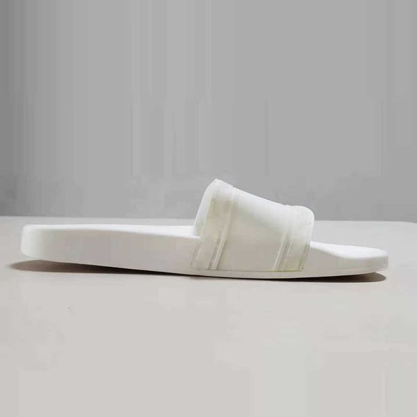 luxurys men women slide slipper sandals fashion designer six styles black white red blue gold silver flat slides flip flops men slippers zlh
luxurys men women slide slipper sandals fashion designer six styles black white red blue gold silver flat slides flip flops men slippers zlh