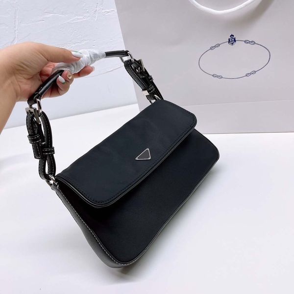 2021 women designers luxurys shoulder bag leather classic brand underarm handbags hobo bags fashion lady purses wholesale
2021 women designers luxurys shoulder bag leather classic brand underarm handbags hobo bags fashion lady purses wholesale