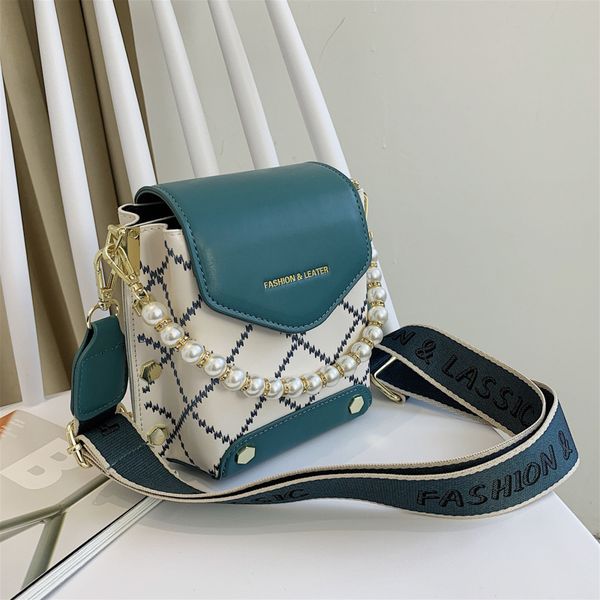 factory direct sale 75% off 2021 new pearl women's caddy color small square single shoulder versatile messenger bags
factory direct sale 75% off 2021 new pearl women's caddy color small square single shoulder versatile messenger bags